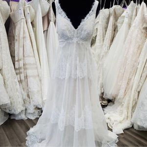 Melissa Sweet Ivory Two piece sheath w/topper very used, stained/not cleaned